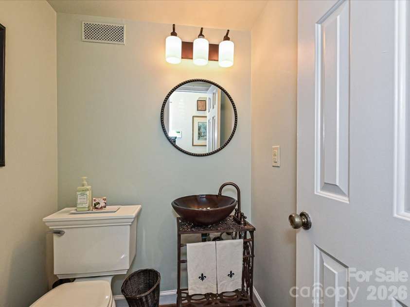 4313 Silo Lane, Charlotte, NC 28226.  MLS# CAR4428423, YatesRealty ID 53106. 