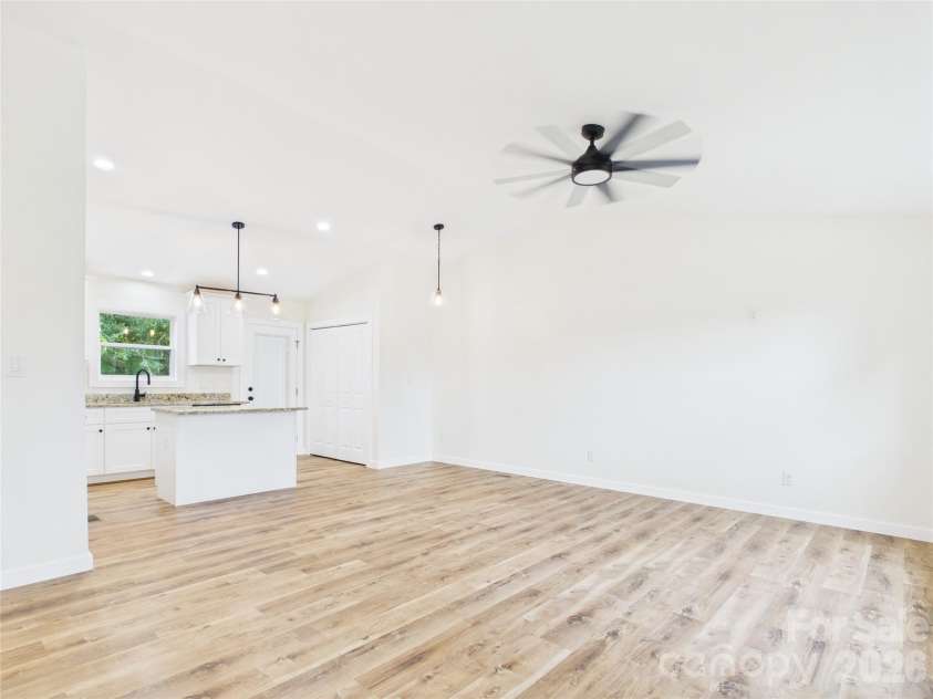 210 22nd Avenue Place, Hickory, NC 28601.  MLS# CAR4422768, YatesRealty ID 53107. 