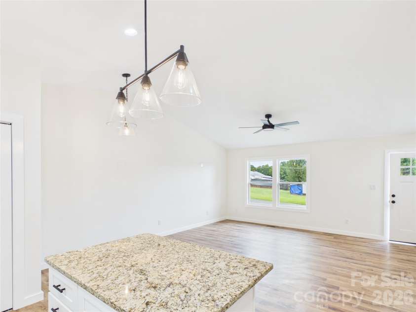 210 22nd Avenue Place, Hickory, NC 28601.  MLS# CAR4422768, YatesRealty ID 53107. 