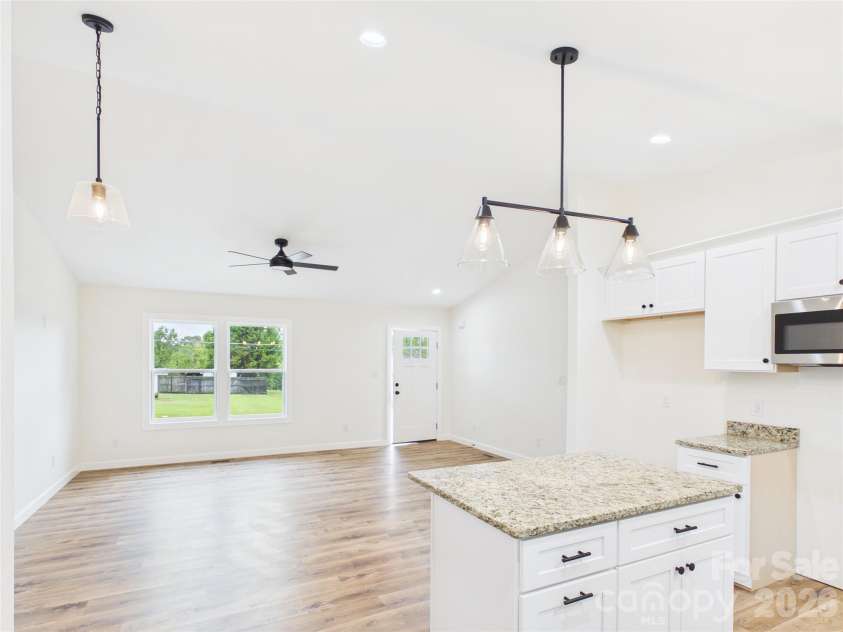 210 22nd Avenue Place, Hickory, NC 28601.  MLS# CAR4422768, YatesRealty ID 53107. 