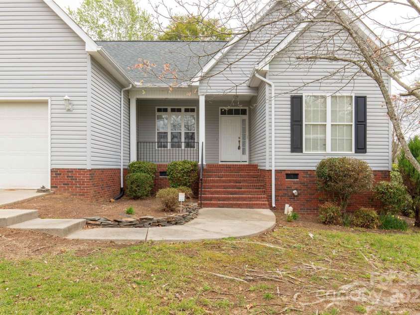 1200 Craig Avenue, Lancaster, SC 29720.  MLS# CAR4228364, YatesRealty ID 5311. 