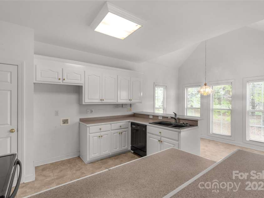 1200 Craig Avenue, Lancaster, SC 29720.  MLS# CAR4228364, YatesRealty ID 5311. 