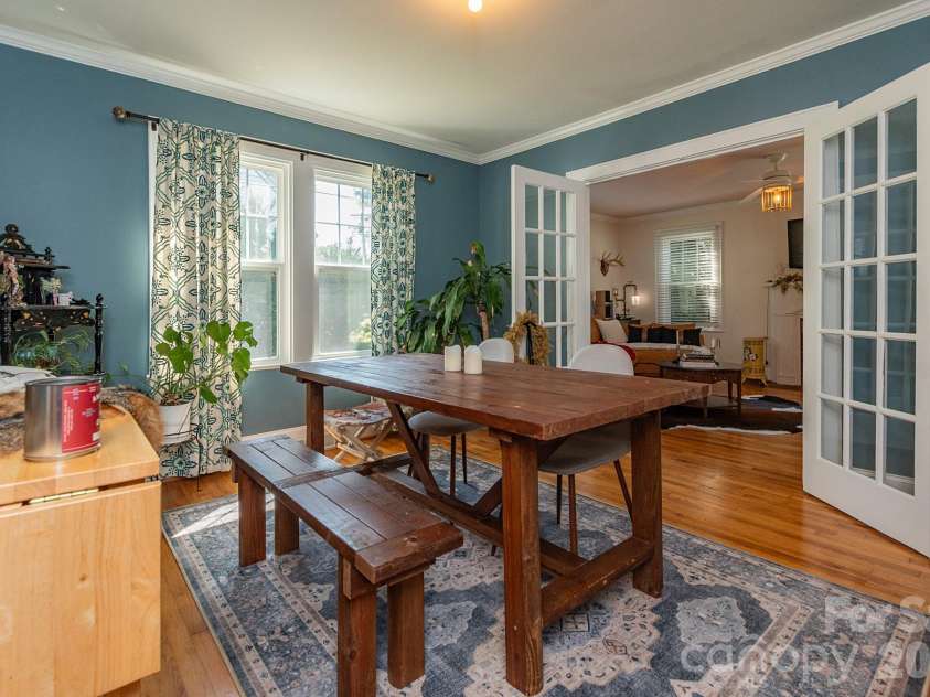 403 Fairview Drive, Lexington, NC 27292.  MLS# CAR4420347, YatesRealty ID 53110. 