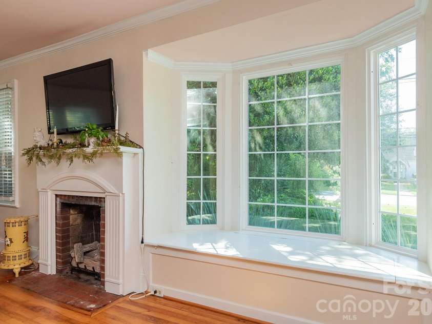 403 Fairview Drive, Lexington, NC 27292.  MLS# CAR4420347, YatesRealty ID 53110. 
