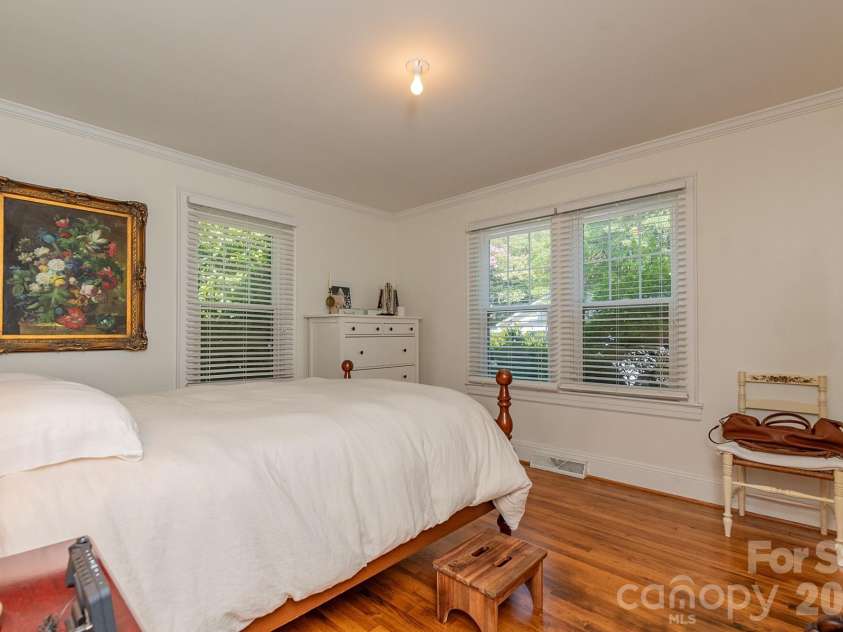 403 Fairview Drive, Lexington, NC 27292.  MLS# CAR4420347, YatesRealty ID 53110. 