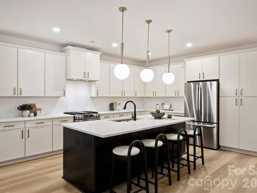 2705 Catalina Avenue, Charlotte, NC 28206.  MLS# CAR4427868, YatesRealty ID 53111. 