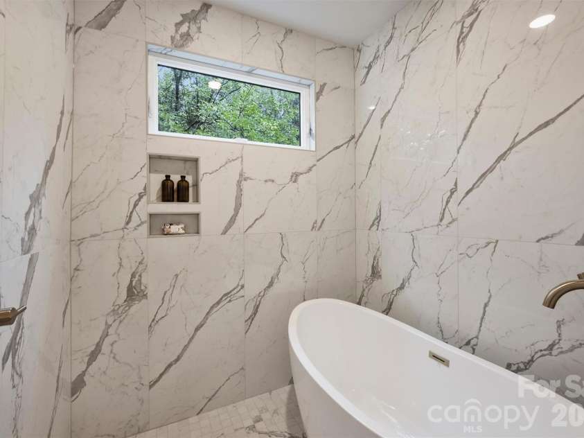2705 Catalina Avenue, Charlotte, NC 28206.  MLS# CAR4427868, YatesRealty ID 53111. 