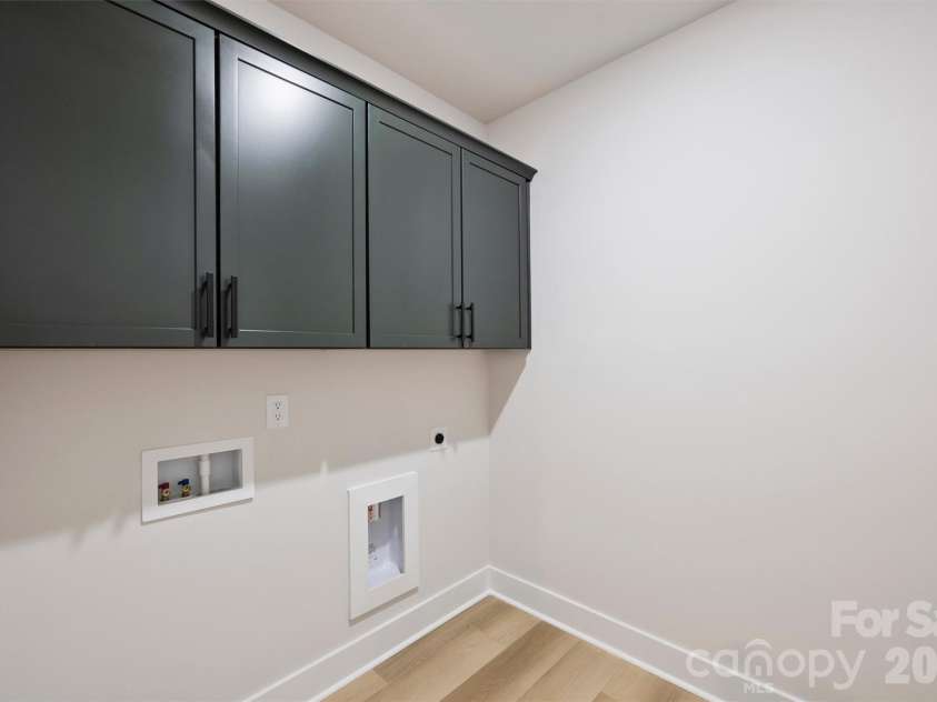2705 Catalina Avenue, Charlotte, NC 28206.  MLS# CAR4427868, YatesRealty ID 53111. Laundry room