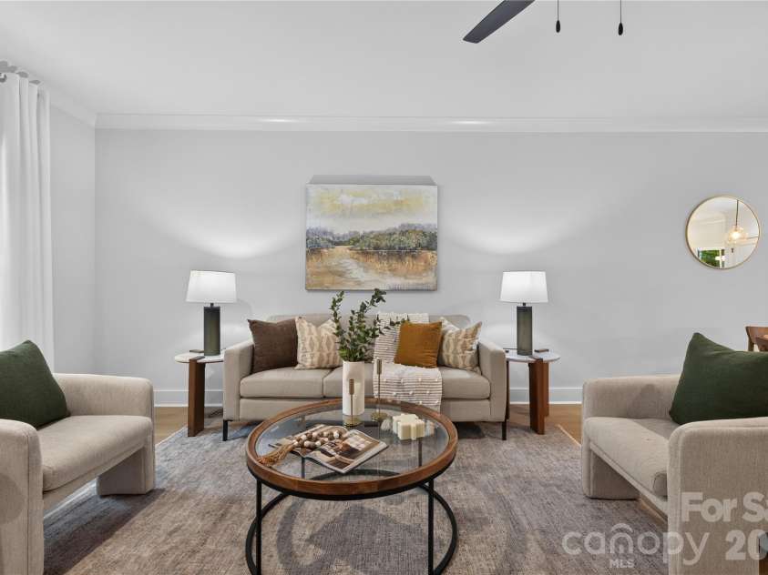9000 Pinenoll Lane, Charlotte, NC 28215.  MLS# CAR4414558, YatesRealty ID 53112. 