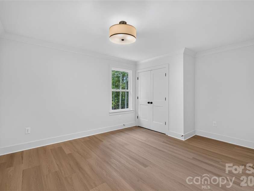 9000 Pinenoll Lane, Charlotte, NC 28215.  MLS# CAR4414558, YatesRealty ID 53112. 