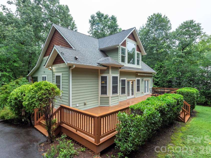 25 Deer Trail Way, Fairview, NC 28730.  MLS# CAR4428535, YatesRealty ID 53113. 