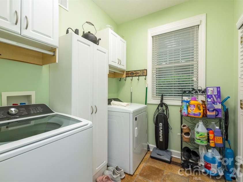 25 Deer Trail Way, Fairview, NC 28730.  MLS# CAR4428535, YatesRealty ID 53113. 