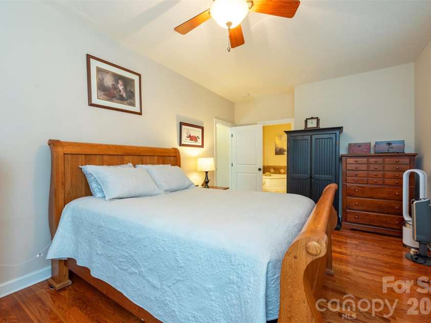 25 Deer Trail Way, Fairview, NC 28730.  MLS# CAR4428535, YatesRealty ID 53113. 