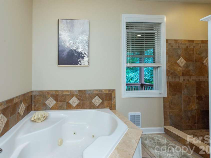 25 Deer Trail Way, Fairview, NC 28730.  MLS# CAR4428535, YatesRealty ID 53113. 