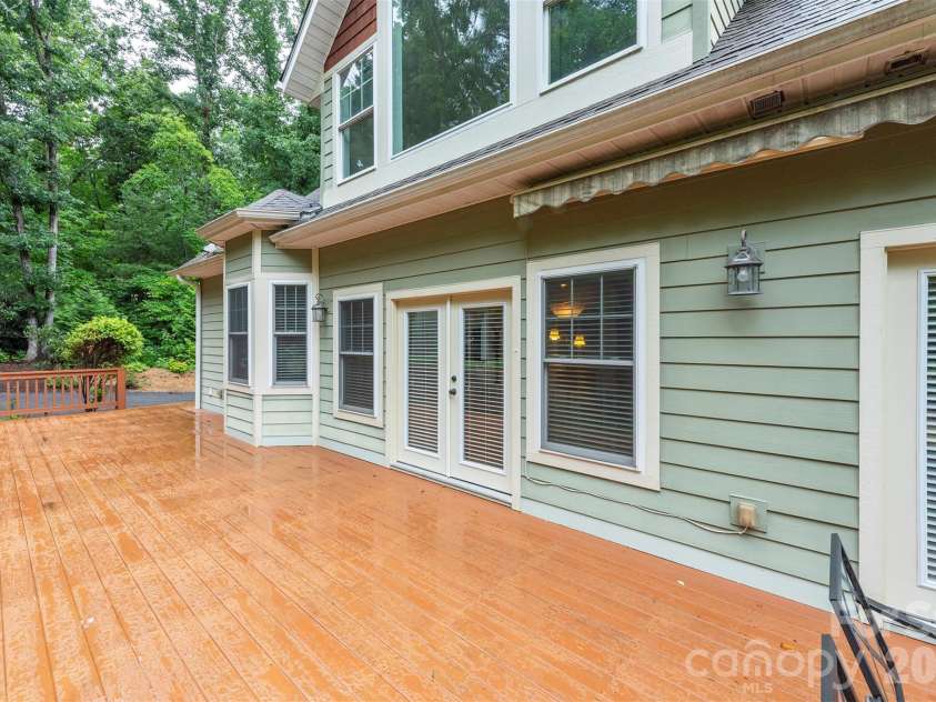 25 Deer Trail Way, Fairview, NC 28730.  MLS# CAR4428535, YatesRealty ID 53113. 