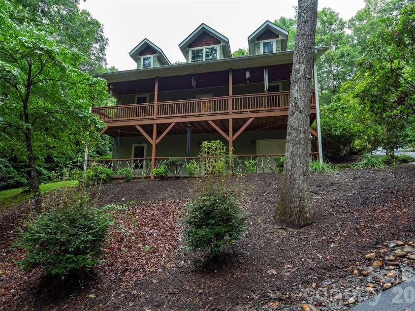 25 Deer Trail Way, Fairview, NC 28730.  MLS# CAR4428535, YatesRealty ID 53113. 