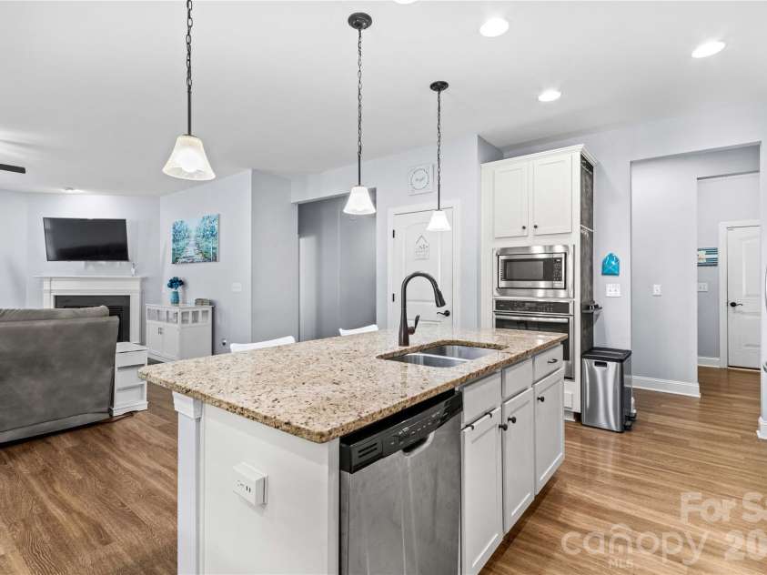 111 Paradise Hills Circle, Mooresville, NC 28115.  MLS# CAR4428377, YatesRealty ID 53114. 