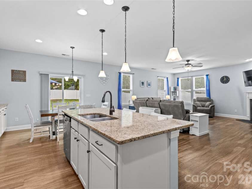 111 Paradise Hills Circle, Mooresville, NC 28115.  MLS# CAR4428377, YatesRealty ID 53114. 