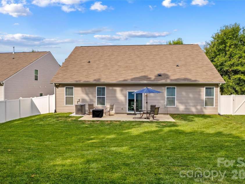 111 Paradise Hills Circle, Mooresville, NC 28115.  MLS# CAR4428377, YatesRealty ID 53114. Fully Fenced Back Yard