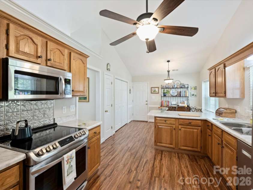 1608 Running Brook Road, Charlotte, NC 28214.  MLS# CAR4424318, YatesRealty ID 53115. Kitchen