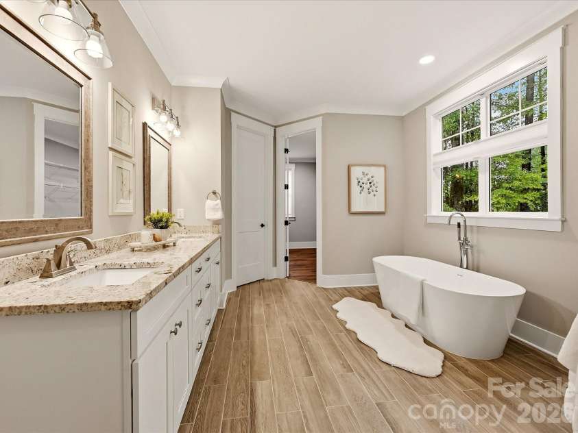 138 Waterbury Drive, Mooresville, NC 28117.  MLS# CAR4420165, YatesRealty ID 53116. Primary Bath