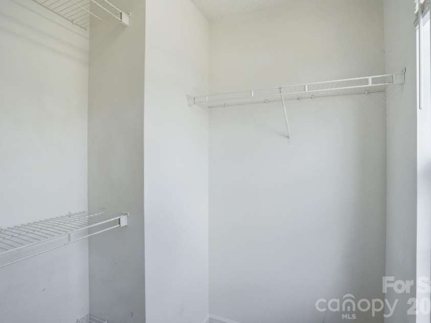 802 Almora Drive, Charlotte, NC 28216.  MLS# CAR4427934, YatesRealty ID 53117. 