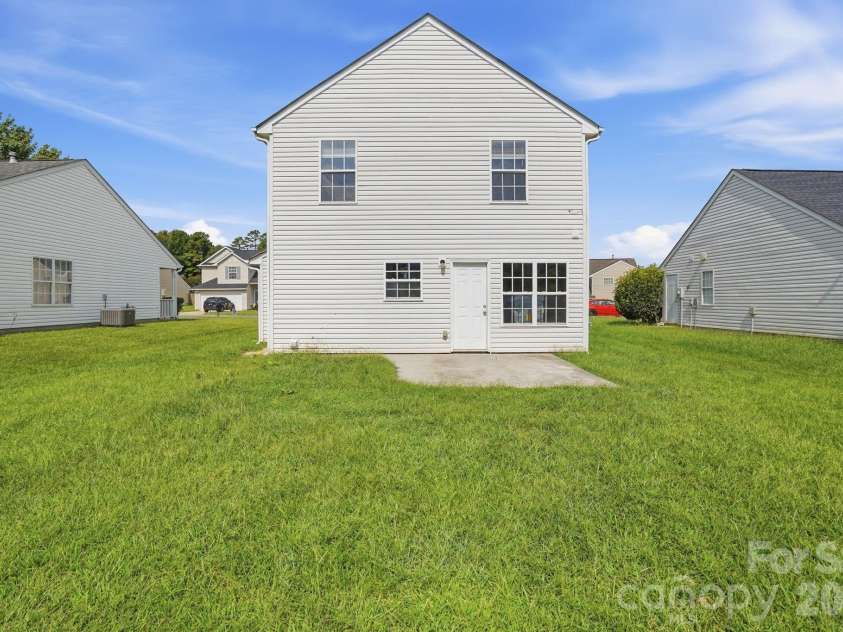 802 Almora Drive, Charlotte, NC 28216.  MLS# CAR4427934, YatesRealty ID 53117. 