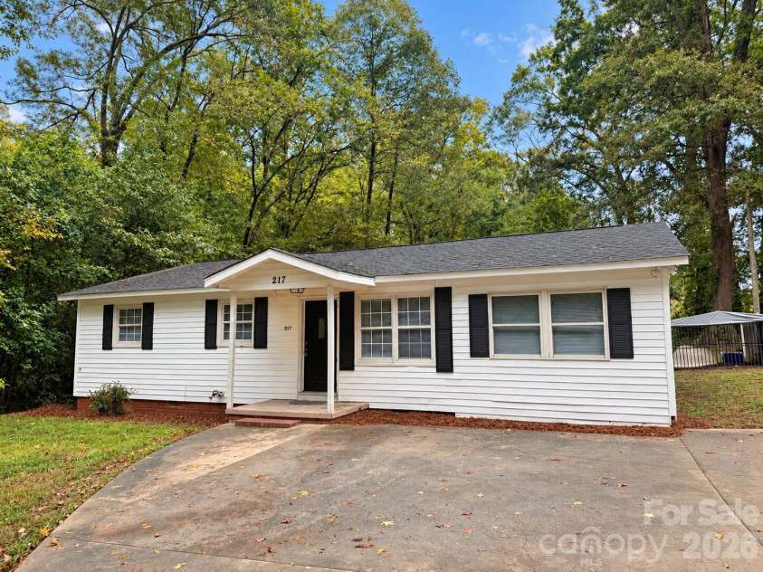 217 Boger Court, Concord, NC 28025.  MLS# CAR4428033, YatesRealty ID 53118. 