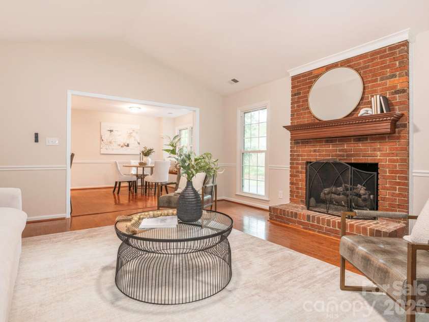 1207 Matthews Plantation Drive, Matthews, NC 28105.  MLS# CAR4428442, YatesRealty ID 53119. 