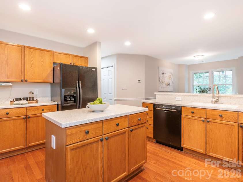 1207 Matthews Plantation Drive, Matthews, NC 28105.  MLS# CAR4428442, YatesRealty ID 53119. 