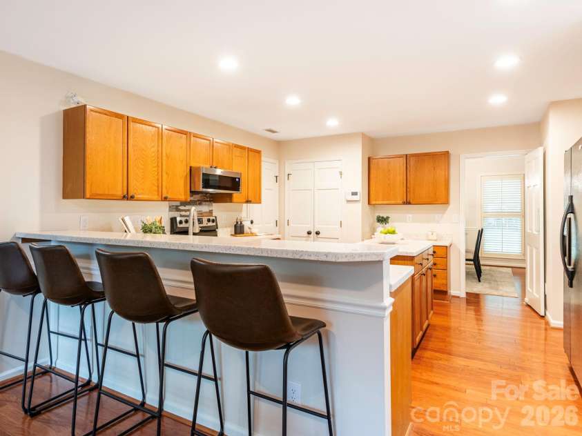 1207 Matthews Plantation Drive, Matthews, NC 28105.  MLS# CAR4428442, YatesRealty ID 53119. 