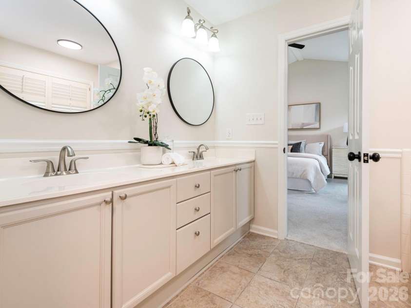 1207 Matthews Plantation Drive, Matthews, NC 28105.  MLS# CAR4428442, YatesRealty ID 53119. 
