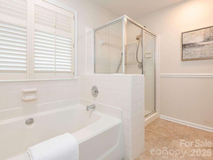 1207 Matthews Plantation Drive, Matthews, NC 28105.  MLS# CAR4428442, YatesRealty ID 53119. 