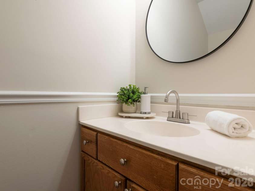 1207 Matthews Plantation Drive, Matthews, NC 28105.  MLS# CAR4428442, YatesRealty ID 53119. 
