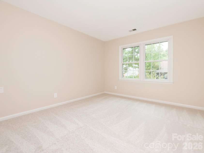 1207 Matthews Plantation Drive, Matthews, NC 28105.  MLS# CAR4428442, YatesRealty ID 53119. 