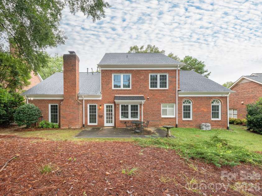 1207 Matthews Plantation Drive, Matthews, NC 28105.  MLS# CAR4428442, YatesRealty ID 53119. 