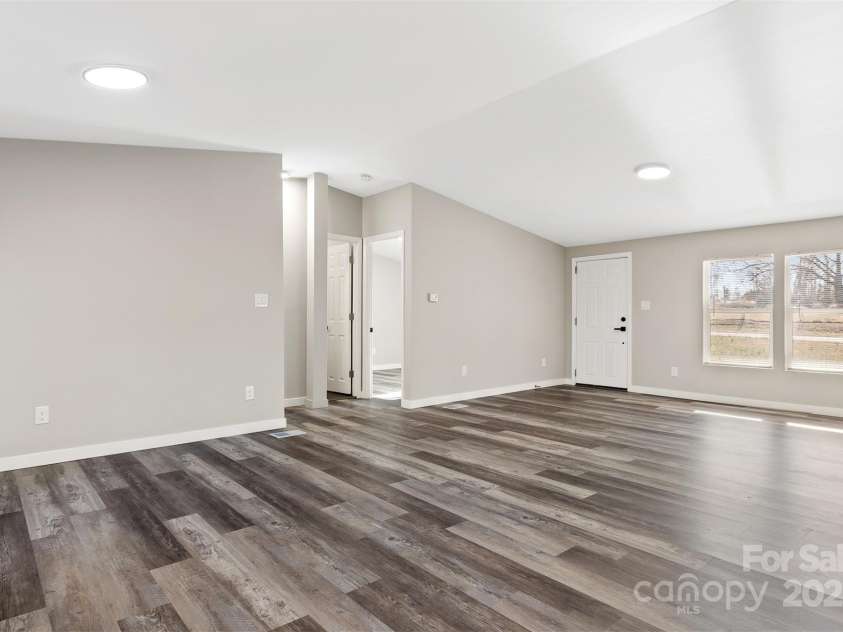 8670 Carroll Street, Hickory, NC 28601.  MLS# CAR4224295, YatesRealty ID 5312. 