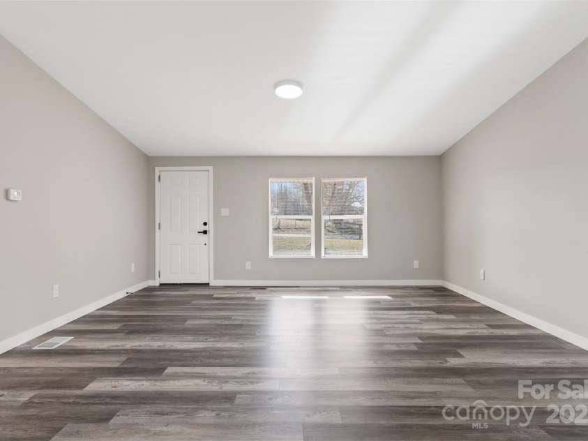 8670 Carroll Street, Hickory, NC 28601.  MLS# CAR4224295, YatesRealty ID 5312. 