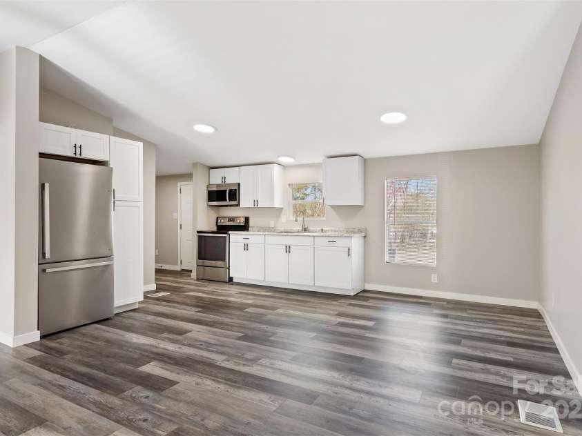 8670 Carroll Street, Hickory, NC 28601.  MLS# CAR4224295, YatesRealty ID 5312. 