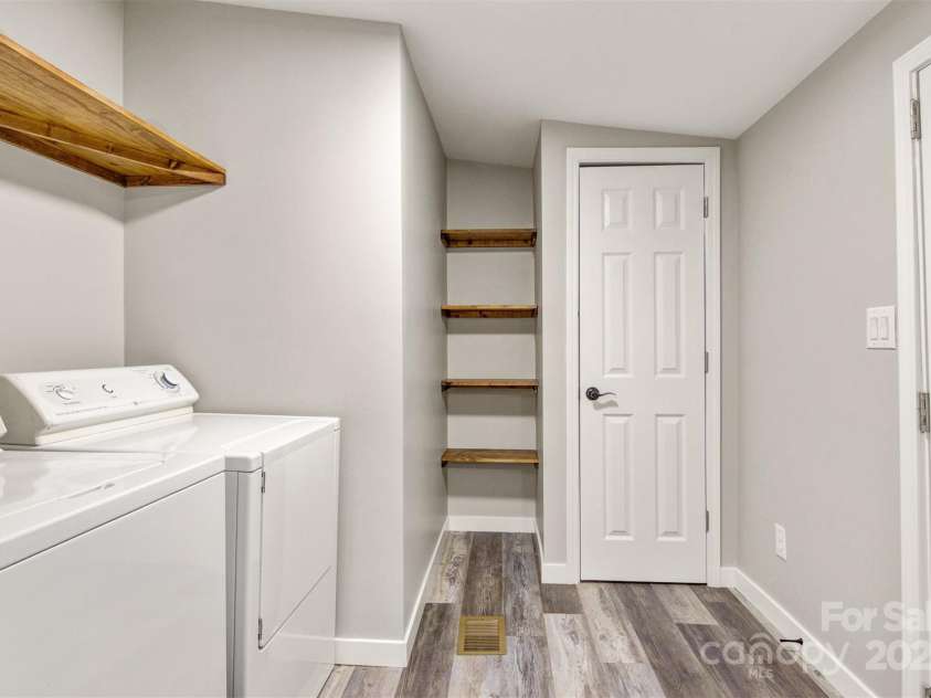 8670 Carroll Street, Hickory, NC 28601.  MLS# CAR4224295, YatesRealty ID 5312. 