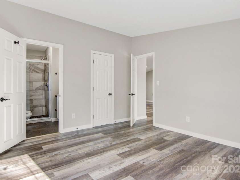 8670 Carroll Street, Hickory, NC 28601.  MLS# CAR4224295, YatesRealty ID 5312. 