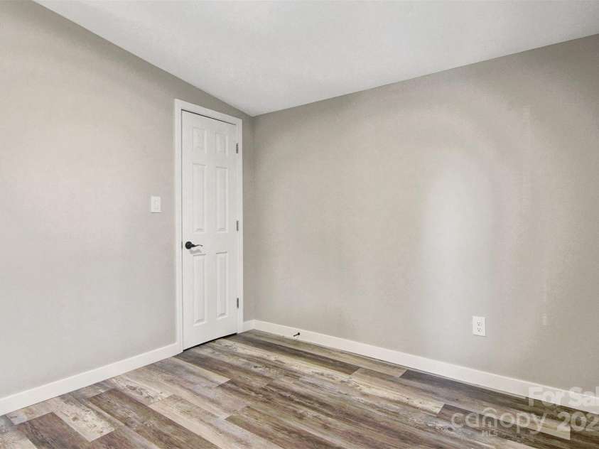 8670 Carroll Street, Hickory, NC 28601.  MLS# CAR4224295, YatesRealty ID 5312. 