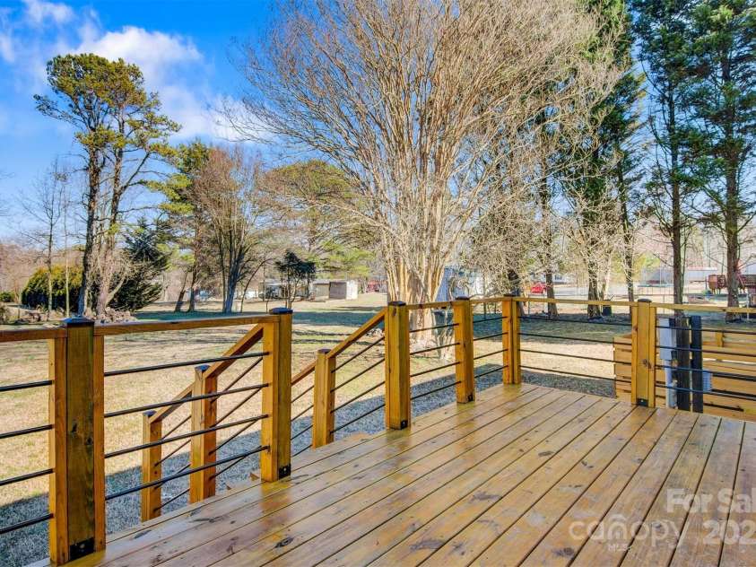 8670 Carroll Street, Hickory, NC 28601.  MLS# CAR4224295, YatesRealty ID 5312. 