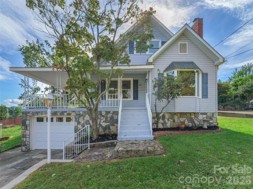 135 Patton Avenue, Canton, NC 28716.  MLS# CAR4428642, YatesRealty ID 53122. 