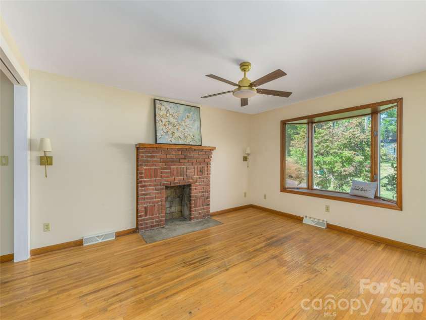 135 Patton Avenue, Canton, NC 28716.  MLS# CAR4428642, YatesRealty ID 53122. 