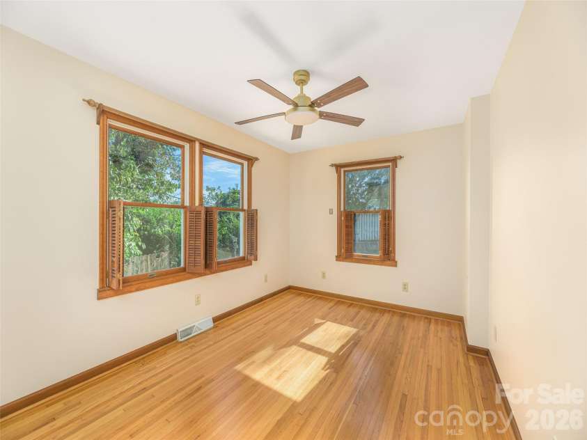 135 Patton Avenue, Canton, NC 28716.  MLS# CAR4428642, YatesRealty ID 53122. 