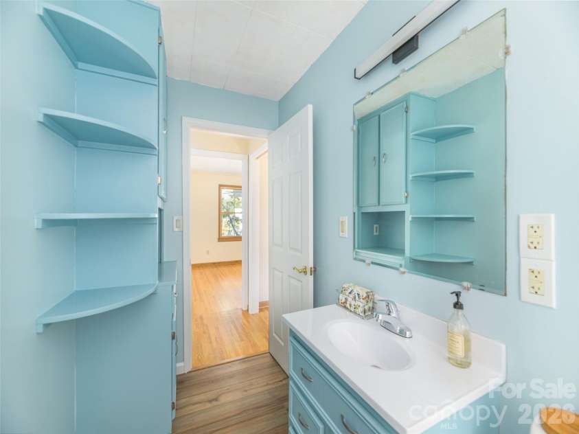 135 Patton Avenue, Canton, NC 28716.  MLS# CAR4428642, YatesRealty ID 53122. 