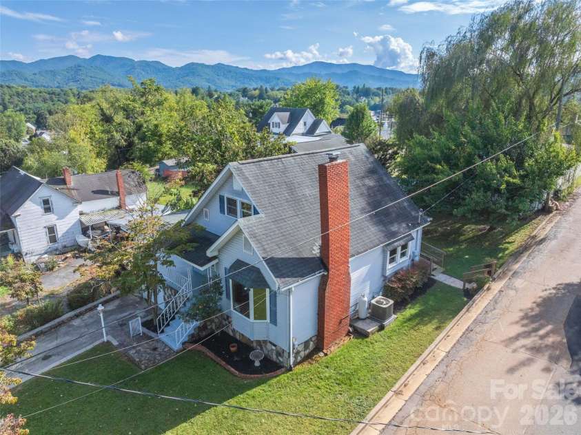 135 Patton Avenue, Canton, NC 28716.  MLS# CAR4428642, YatesRealty ID 53122. 