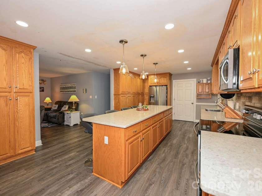5526 Old Kennedy Ford Road, Marshville, NC 28103.  MLS# CAR4427032, YatesRealty ID 53125. Kitchen