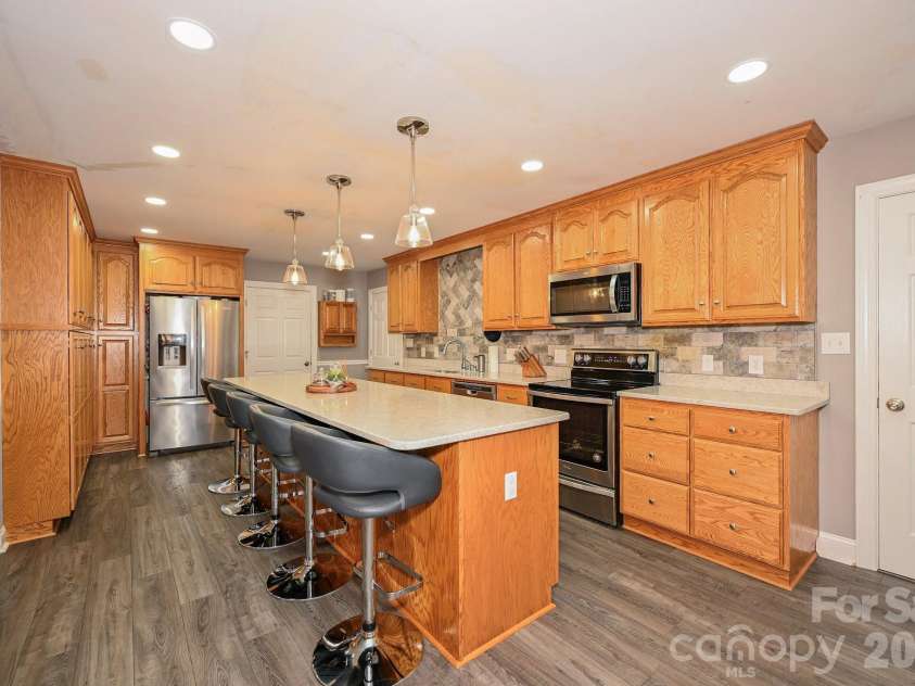 5526 Old Kennedy Ford Road, Marshville, NC 28103.  MLS# CAR4427032, YatesRealty ID 53125. Kitchen